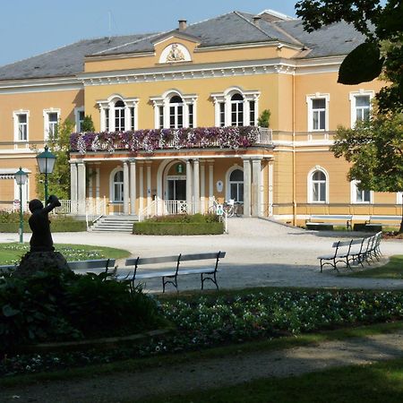 Parkhotel Zur Klause Bad Hall Exterior photo